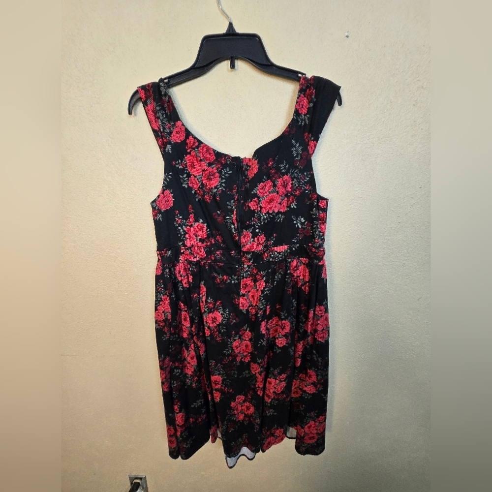 Torrid Red Rose Floral Retro Holiday Dress Size 14 (6180) - Picture 3 of 7